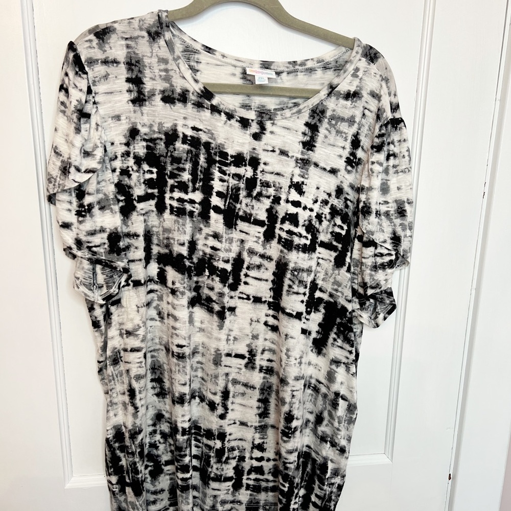 Lularoe 2X Olive top